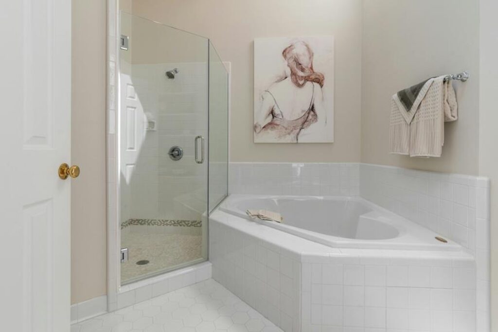 The Role of Rugs and Mats in Enhancing Bathroom Style